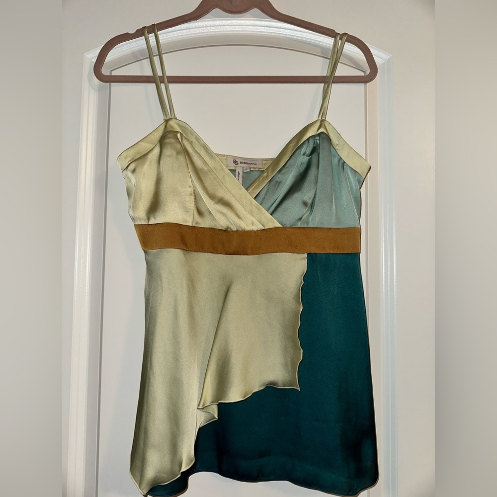 BCBGeneration top in size 10 multi green family color scheme